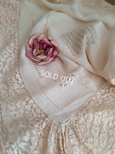cutworklace