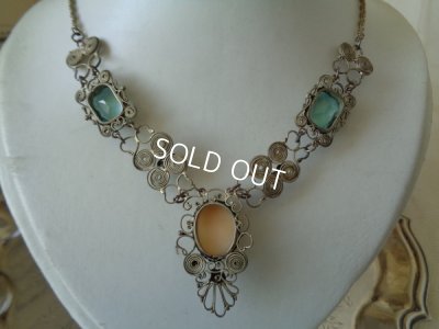 画像6: カメオとブルーガラスのネックレス