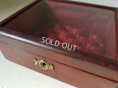 画像14: クッション付ガラスケース