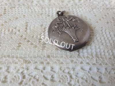 画像4: 花かごレリーフペンダントトップ