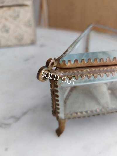 画像7: アンティーク三角形ガラスジュエリーケース