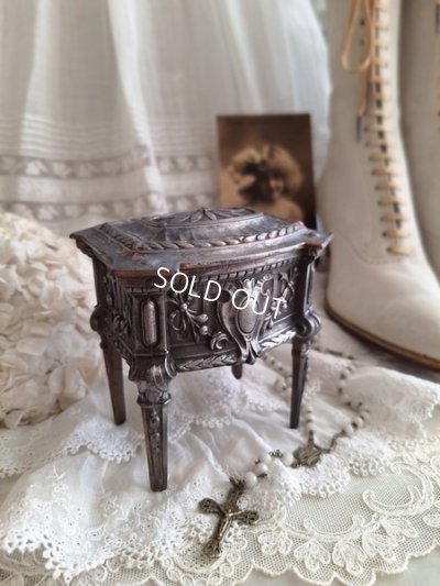 antiquejewelrybox