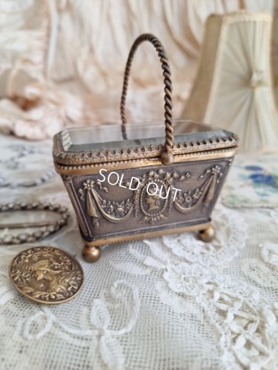 antiquejewelrybox