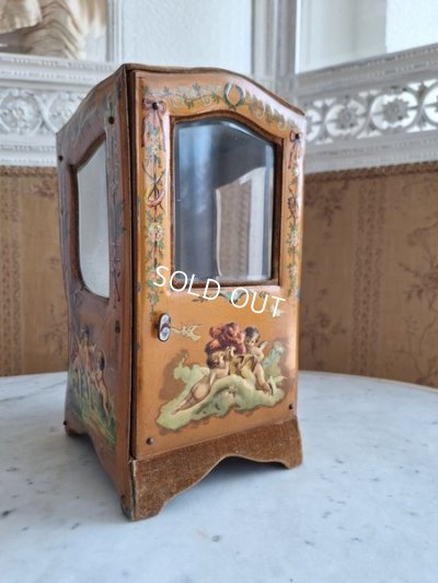 画像14: 天使のガラスケース