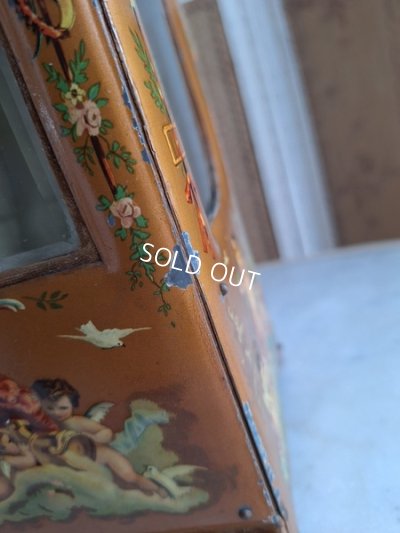 画像32: 天使のガラスケース