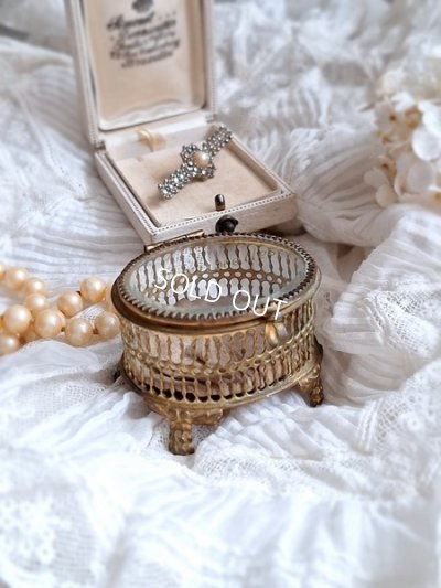antiquejewelrycase