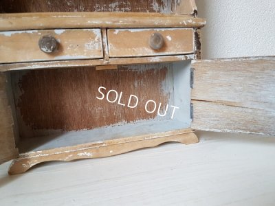 画像8: レース付きドールキャビネット