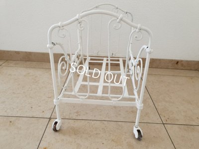 画像2: アイアン製ドールベッド