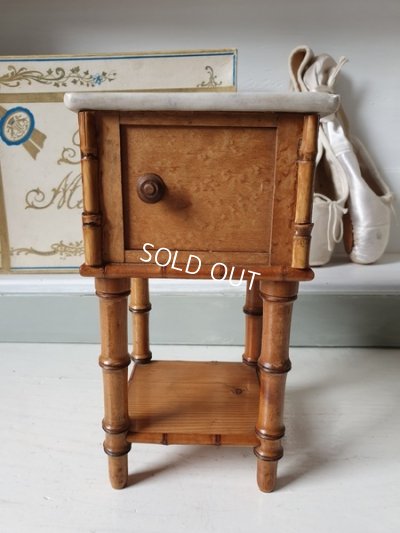 画像2: アンティークドールキャビネット