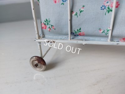 画像13:  アンティークドールベッド