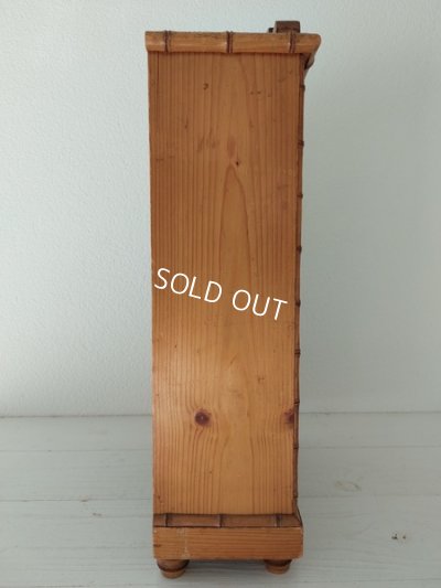 画像8: アンティークドールキャビネット