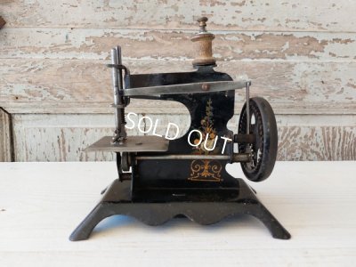 画像11: アンティークトイミシン