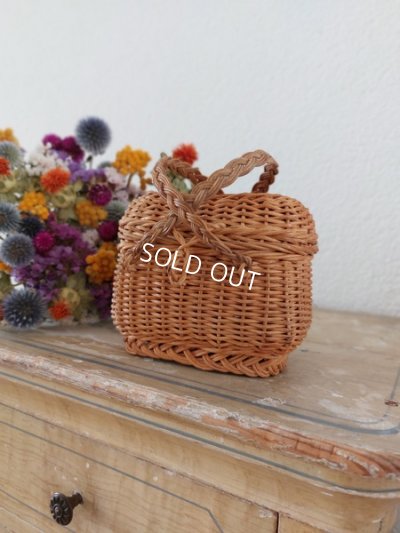 antiquedollbasket