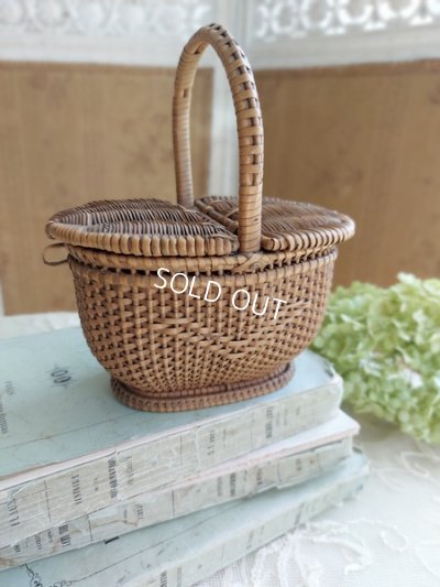 antiquedollbasket