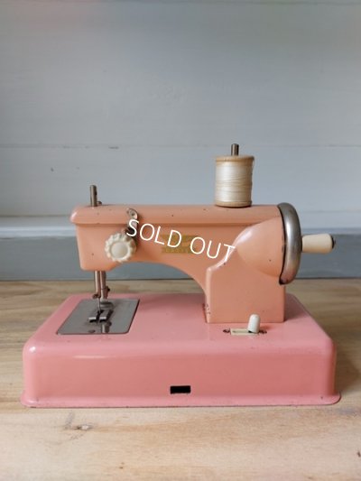 画像10: アンティークCacige社ピンクトイミシン