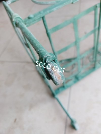 画像7: アンティークアイアンドールベッド