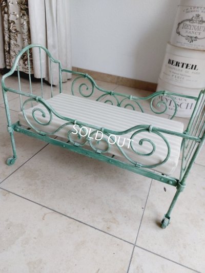 画像14: アンティークアイアンドールベッド