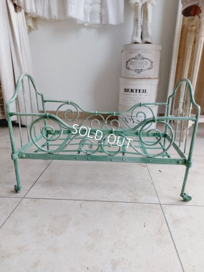 画像19: アンティークアイアンドールベッド