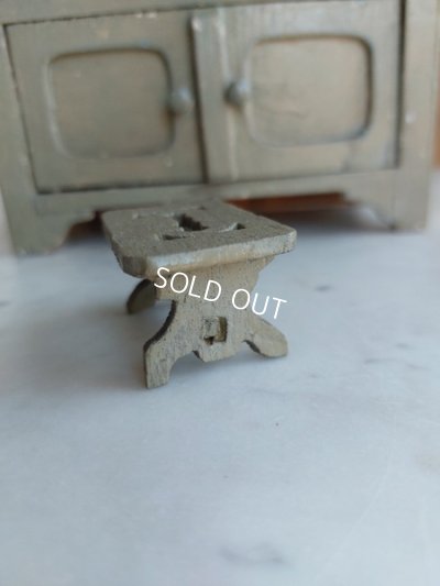 画像19: アンティークドールカップボード&フットレスト