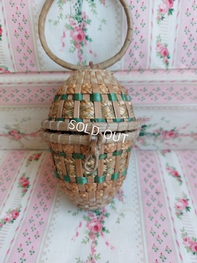 画像7: アンティークたまご型ドールバスケット