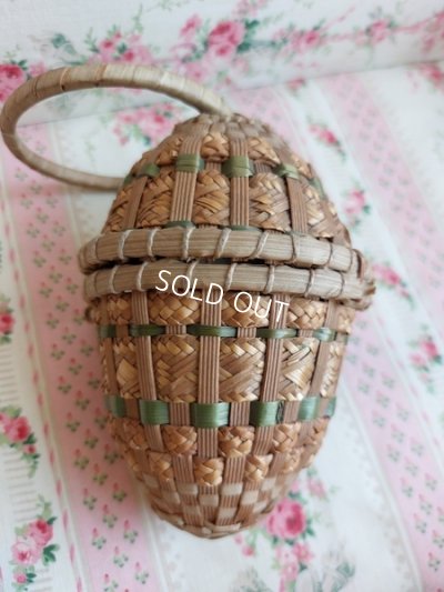 画像12: アンティークたまご型ドールバスケット