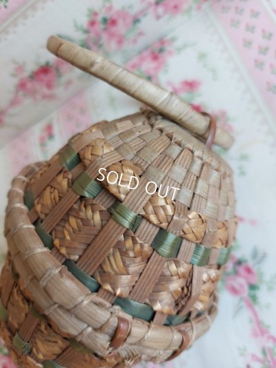 画像14: アンティークたまご型ドールバスケット