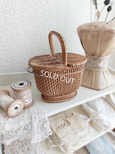 antiquedollbasket