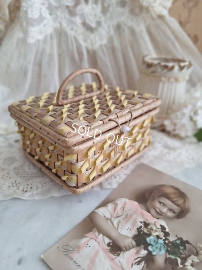 antiquedollbasket