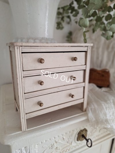 dollchest