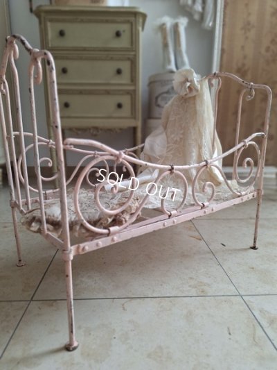 dollbed