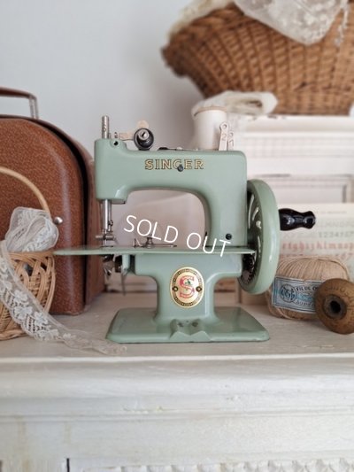 singertoysewingmachine