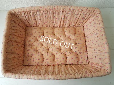 画像2: 花柄ファブリッククッション付バスケット