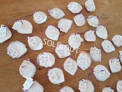 画像15: アンティークモノグラムレースキャビネット