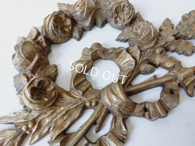 画像2: アンティークローズとリボンの装飾パーツ