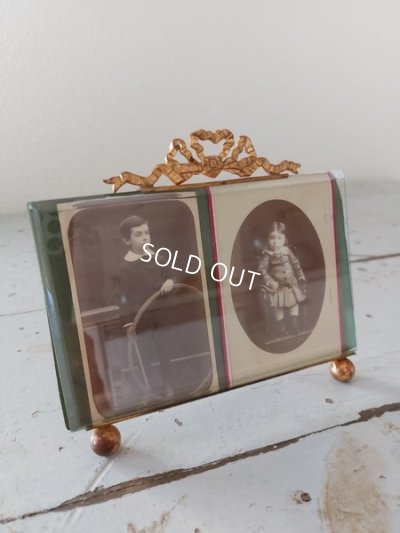 画像2: アンティーク横長ガラスリボンフォトスタンド