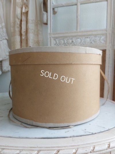 画像15: アンティークハットボックス