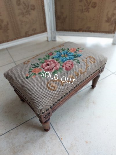 antiquepetitneedlepointfootrest