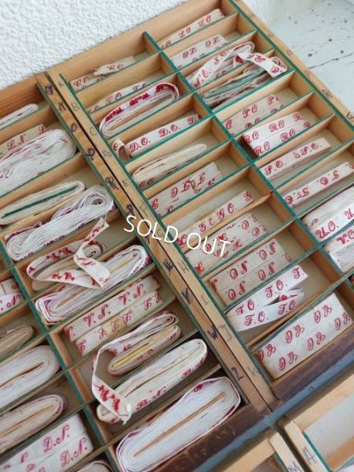 画像31: アンティークイニシャルテープキャビネット