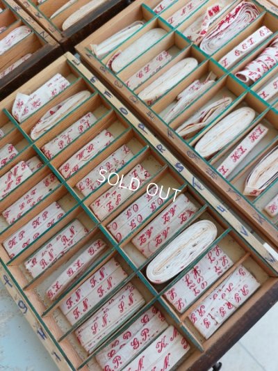 画像37: アンティークイニシャルテープキャビネット