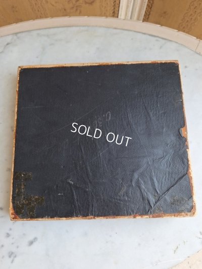 画像18: イニシャルテープ付ボックス