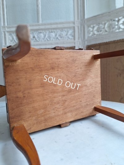 画像13: アンティーク猫脚小さなソーイングボックス