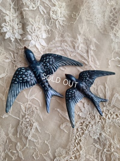 画像6: アンティーク陶器ツバメ2羽セット