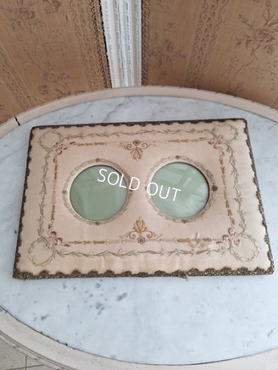 画像2: アンティーク刺繍フォトスタンド