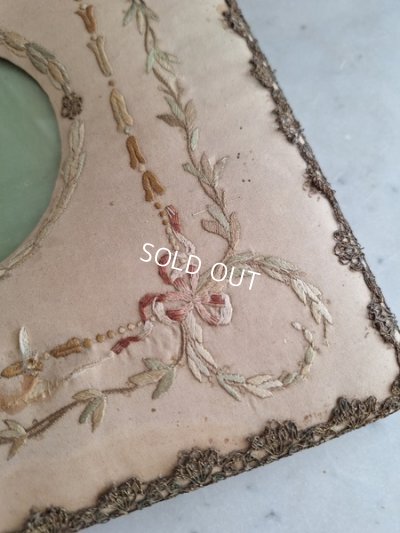 画像4: アンティーク刺繍フォトスタンド