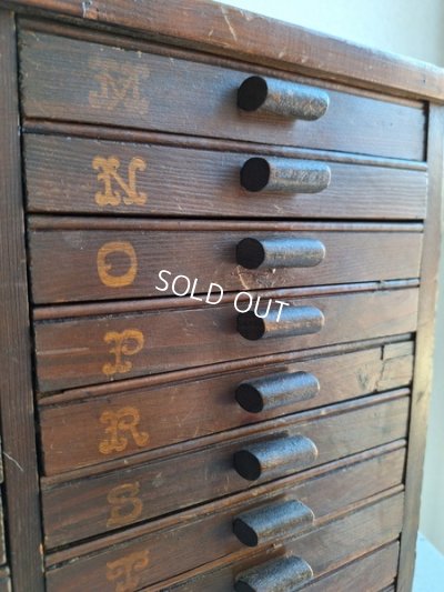 画像9: アンティークイニシャルテープキャビネット