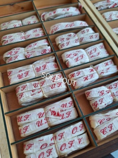 画像31: アンティークイニシャルテープキャビネット