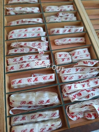 画像42: アンティークイニシャルテープキャビネット