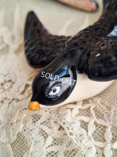 画像15: アンティーク陶器ツバメ2羽セット