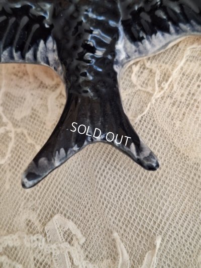 画像24: アンティーク陶器ツバメ2羽セット