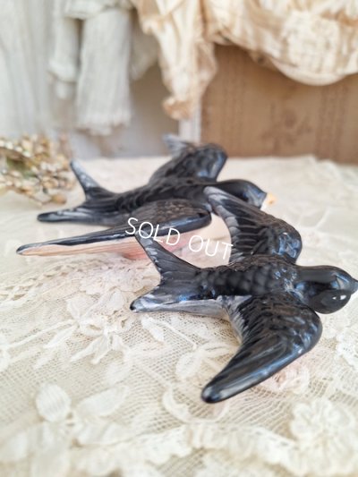 画像5: アンティーク陶器ツバメ2羽セット